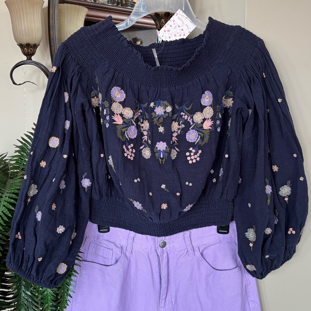 Brand New Free People Navy Floral Embroidered Off Shoulder Top & Lavender Jeans - Picture 3 of 16